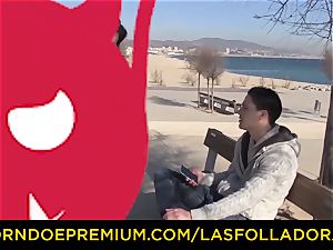 LAS FOLLADORAS - immense tits chick picked up and pulverized
